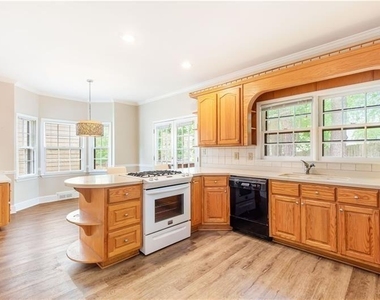 919 Bridgegate Drive Ne - Photo Thumbnail 19