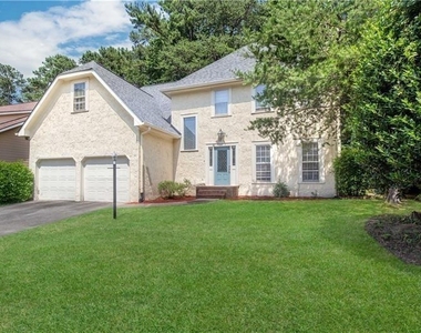 919 Bridgegate Drive Ne - Photo Thumbnail 2