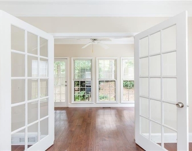 919 Bridgegate Drive Ne - Photo Thumbnail 8