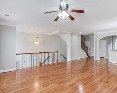 11007 Lorin Way - Photo Thumbnail 8