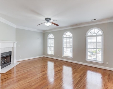11007 Lorin Way - Photo Thumbnail 6