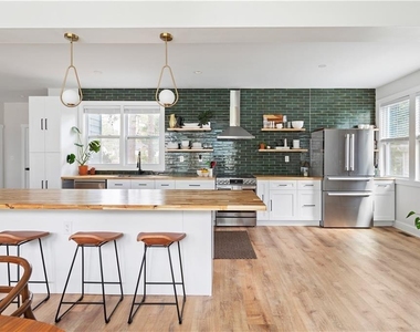 1291 Avon Avenue Sw - Photo Thumbnail 4