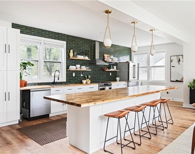 1291 Avon Avenue Sw - Photo Thumbnail 2