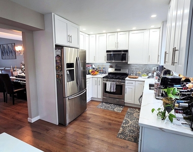 2253 Camden Lane - Photo Thumbnail 6