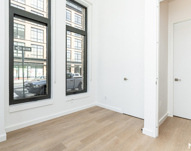 527 Grand Ave - Photo Thumbnail 18