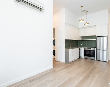 527 Grand Ave - Photo Thumbnail 2