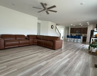 169 Henderson Street - Photo Thumbnail 2