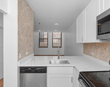 680 S Federal Street - Photo Thumbnail 4