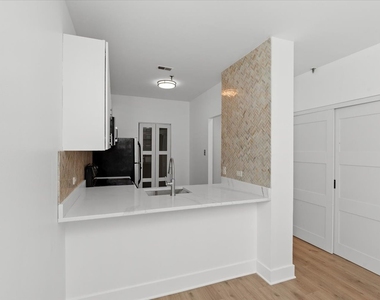 680 S Federal Street - Photo Thumbnail 3