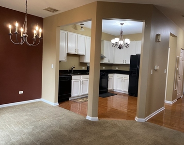 2824 White Thorn Circle - Photo Thumbnail 14