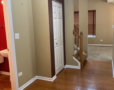 2824 White Thorn Circle - Photo Thumbnail 3