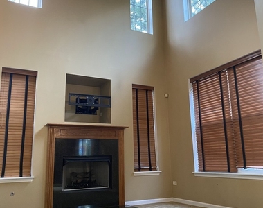 2824 White Thorn Circle - Photo Thumbnail 18