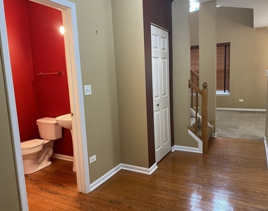 2824 White Thorn Circle - Photo Thumbnail 2