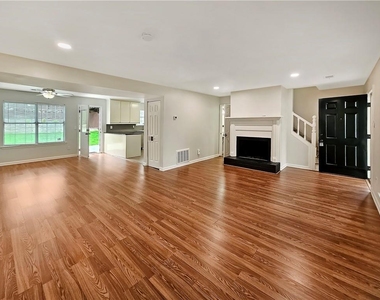 5158 Afton Way Se - Photo Thumbnail 3