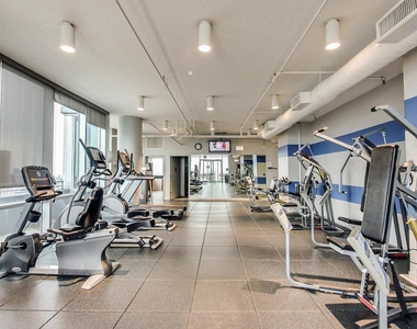 737 W Washington Boulevard - Photo Thumbnail 21