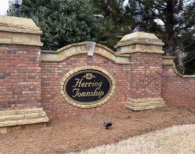 780 Duberry Street - Photo Thumbnail 17