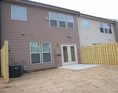 780 Duberry Street - Photo Thumbnail 16