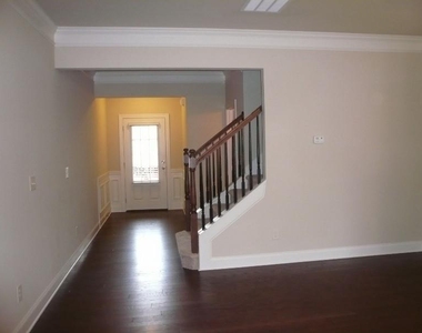 780 Duberry Street - Photo Thumbnail 8