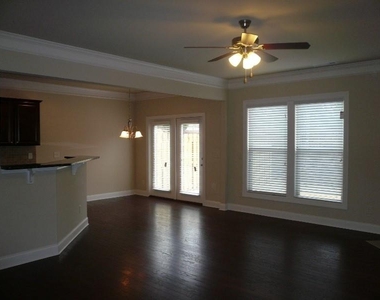 780 Duberry Street - Photo Thumbnail 6