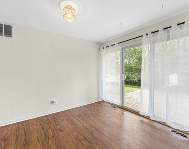 109 Landmeier Road - Photo Thumbnail 18