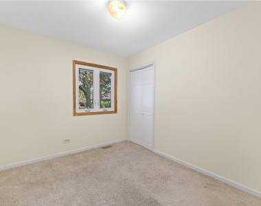 109 Landmeier Road - Photo Thumbnail 7