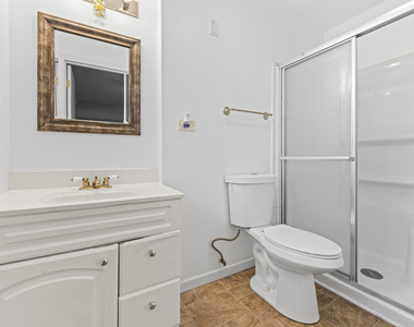 109 Landmeier Road - Photo Thumbnail 6