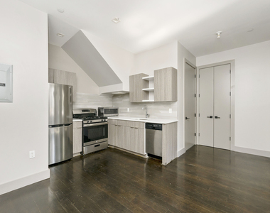 85 Stanhope St - Photo Thumbnail 2