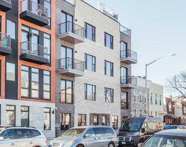 85 Stanhope St - Photo Thumbnail 10