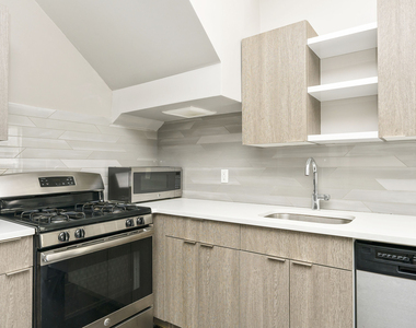 85 Stanhope St - Photo Thumbnail 3