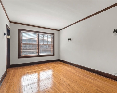 909 Green Bay Road - Photo Thumbnail 9