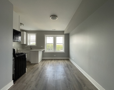 722 N Austin Boulevard - Photo Thumbnail 1