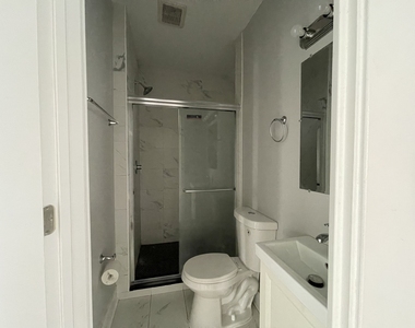 722 N Austin Boulevard - Photo Thumbnail 5