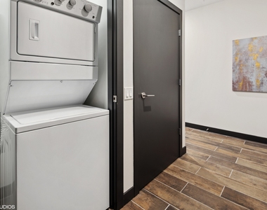 171 N Aberdeen Street - Photo Thumbnail 14