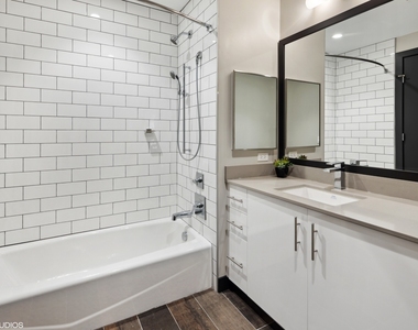 171 N Aberdeen Street - Photo Thumbnail 9