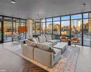 171 N Aberdeen Street - Photo Thumbnail 21