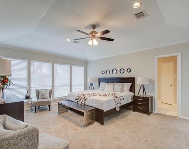 13914 Swiss Hill Drive - Photo Thumbnail 11