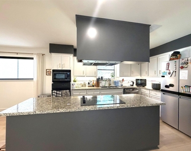 13914 Swiss Hill Drive - Photo Thumbnail 7