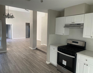 7519 San Benito Drive - Photo Thumbnail 4