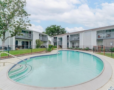 13151 Walden Road - Photo Thumbnail 3