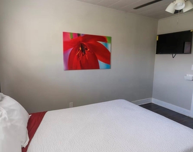 201 Carol Street - Photo Thumbnail 12