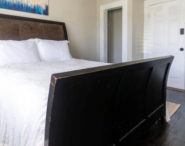 201 Carol Street - Photo Thumbnail 10