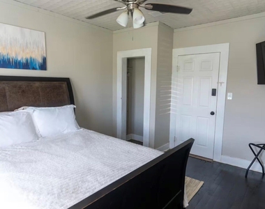 201 Carol Street - Photo Thumbnail 8