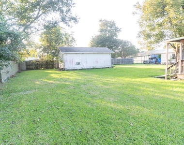 201 Carol Street - Photo Thumbnail 20