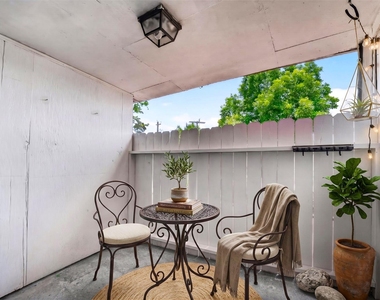 1220 Shadowdale Drive - Photo Thumbnail 11