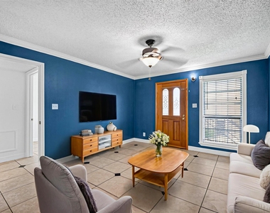 1220 Shadowdale Drive - Photo Thumbnail 13