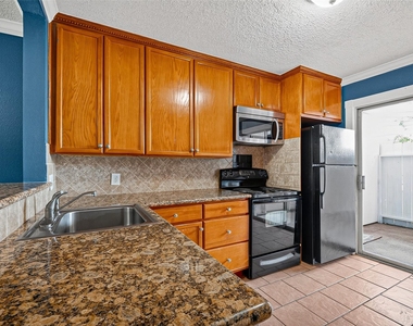 1220 Shadowdale Drive - Photo Thumbnail 6