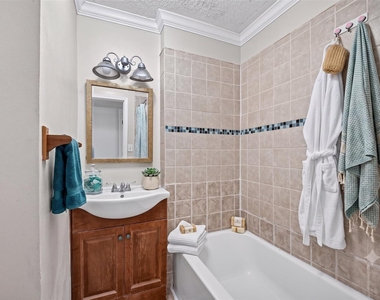 1220 Shadowdale Drive - Photo Thumbnail 15