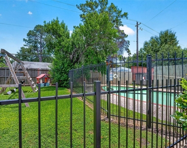 1220 Shadowdale Drive - Photo Thumbnail 23