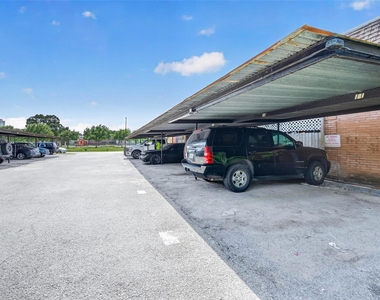 1220 Shadowdale Drive - Photo Thumbnail 27