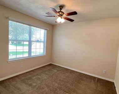 6207 Lovage Avenue - Photo Thumbnail 11